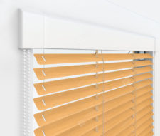 Жалюзи Изотра 16 мм на пластиковые окна - цвет под дерево песочно-желтый